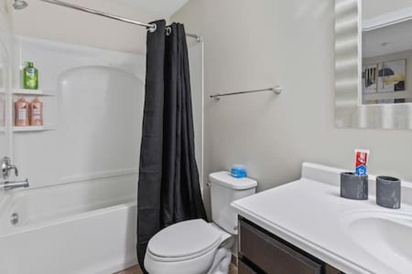 デトロイトCorporate Housing Mgmアパートメント エクステリア 写真